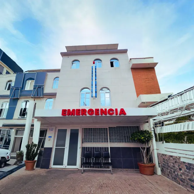 Entrada de Emergencia 24 horas del Hospital Cristiano de Guatemala