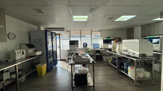 Laboratorio LabCenter del Hospital Cristiano de Guatemala, zona 12 (foto 2)